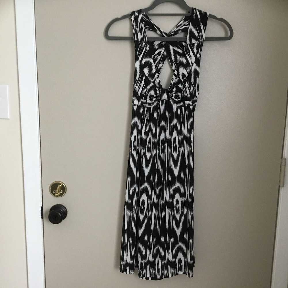 Bebe Paris B/W dress Falika Elect Style